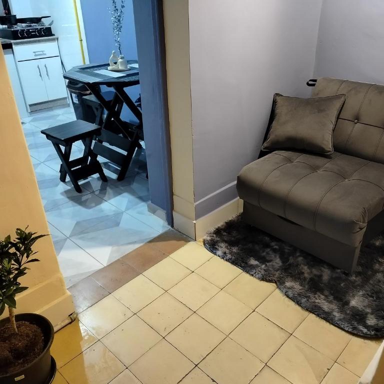 Céntrico, a una cuadra de la Plaza Isabel la Católica, linda zona - One-Bedroom Apartment - 3