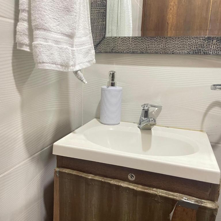 Belen Rosales loft pequeño cerca Unidad Deportiva de Belen - Apartamento Estudio - 1 cama doble - 46