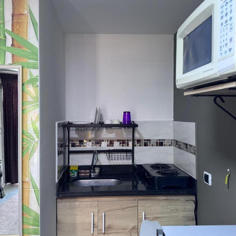 Belen Rosales loft pequeño cerca Unidad Deportiva de Belen - Apartamento Estudio - 1 cama doble - 2