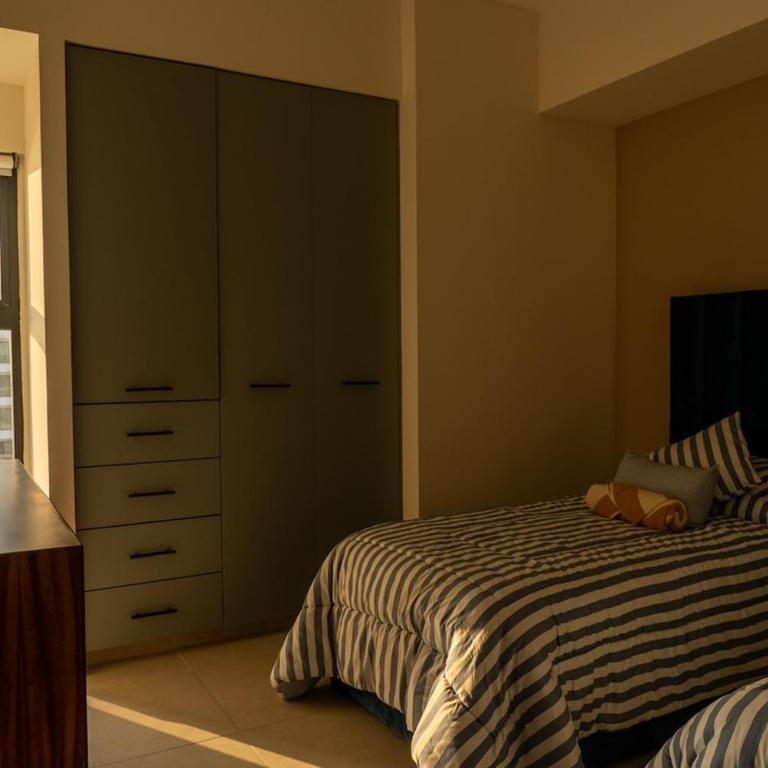 Sunlit & Sea View - Two-Bedroom Apartment - 7