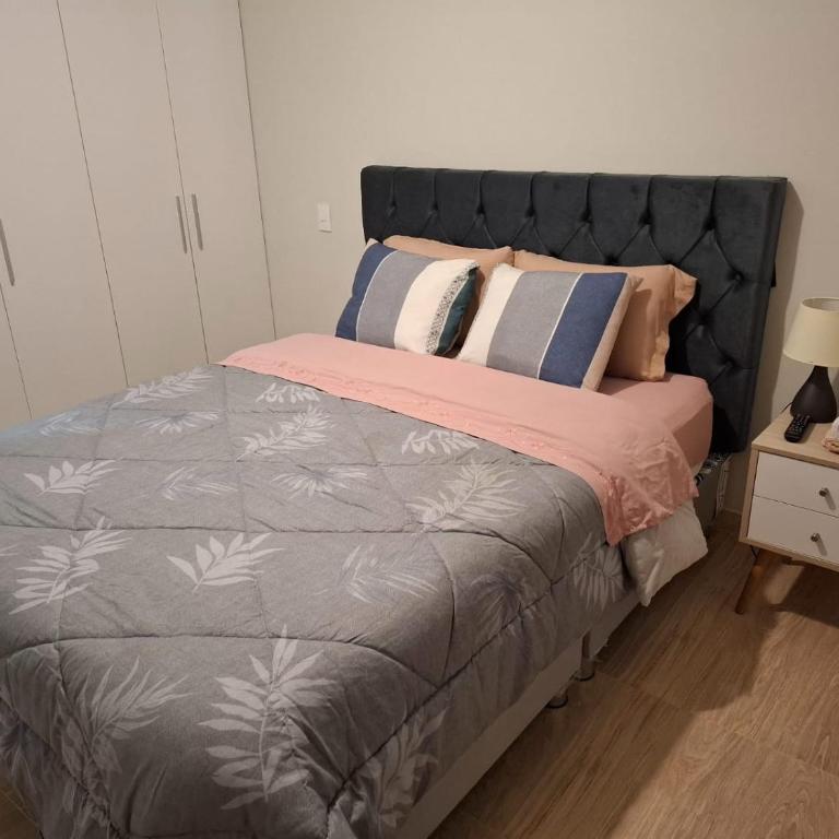 Hermoso departamento cerca a parque y estadio nacional con cochera - Three-Bedroom Apartment - 14