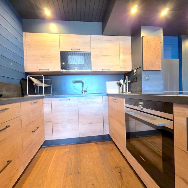 Rare - T4 rénové plein centre avec garage - Apartment mit 3 Schlafzimmern - 34