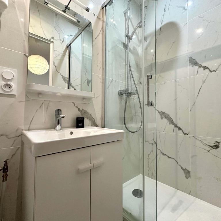 New 413 Suite Henri - Cosy Apartment Paris Center - Studio - 9