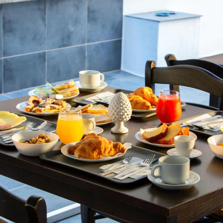 ROYAL ROOMS STATION NAPOLI - Camera Familiare con Bagno Privato - 24