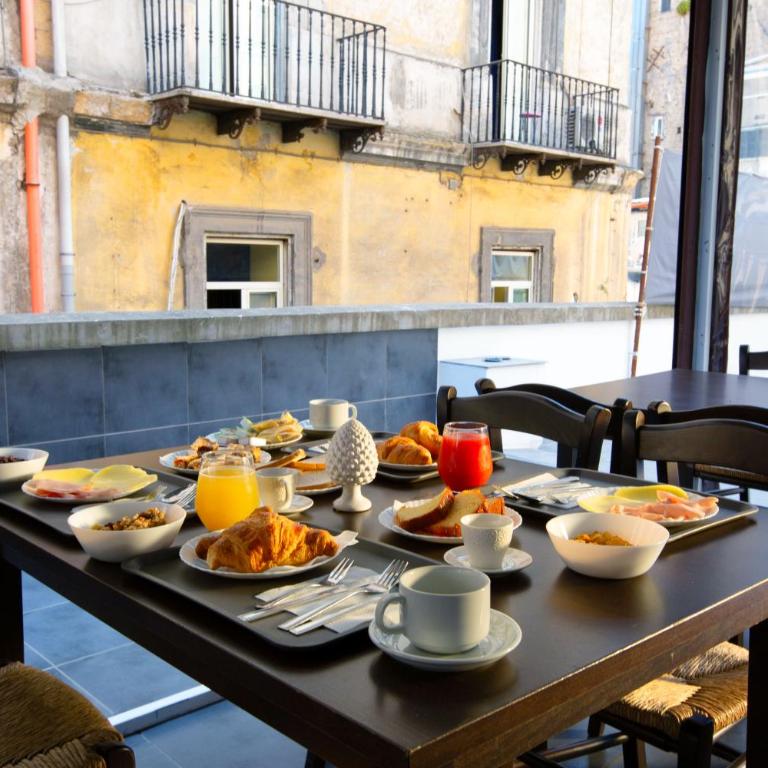 ROYAL ROOMS STATION NAPOLI - Camera Familiare con Bagno Privato - 33