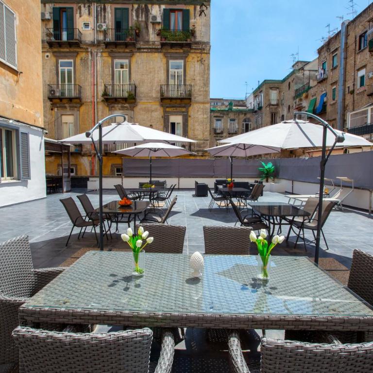 ROYAL ROOMS STATION NAPOLI - Camera Familiare con Bagno Privato - 41
