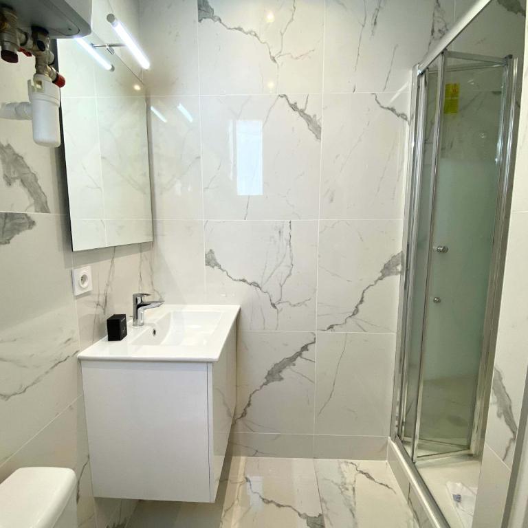 New 421 Suite Presley - Cosy Apartment Paris Center - Studio - 10