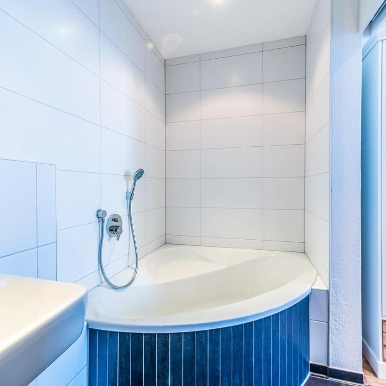 Alpen´s Sonne mit Schwimmbad und Sauna - Apartment mit Balkon - 9