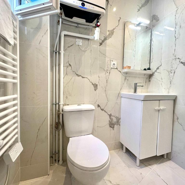 New 431 Suite Dalida - Cosy Apartment Paris Center - Studio - 10