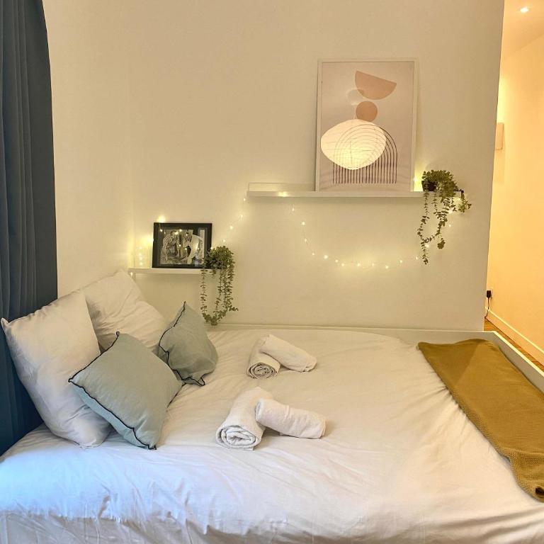 New 422 Suite Louis - Cosy Apartment Paris Center - Studio - 2