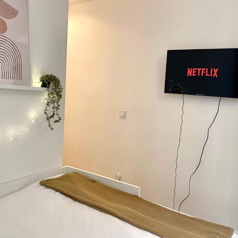 New 422 Suite Louis - Cosy Apartment Paris Center - Studio - 5
