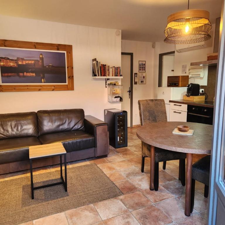 Idéal famille et amis, 2 logements en 1 maison, patio privé, parking, quartier des peintres et plages à pieds - Casa de 3 dormitorios - 25