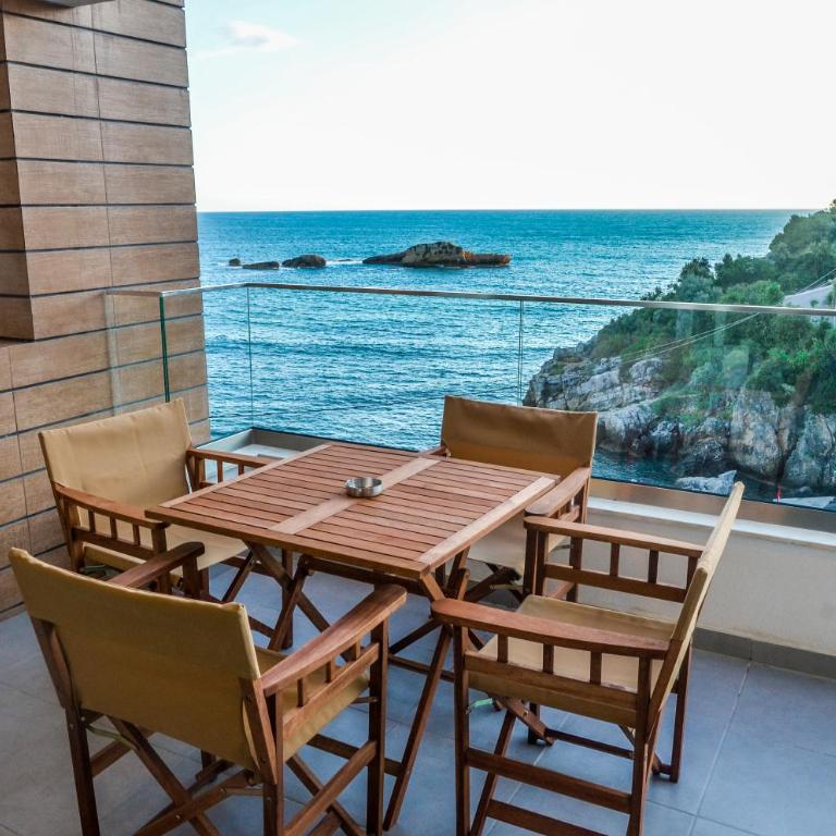 HOTEL MEDITERRANEO LIMAN free private beach for hotel guest - Suite with Sea View - 2