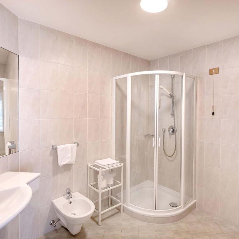 Hotel Julius Payer - Camera Familiare con Balcone - 5