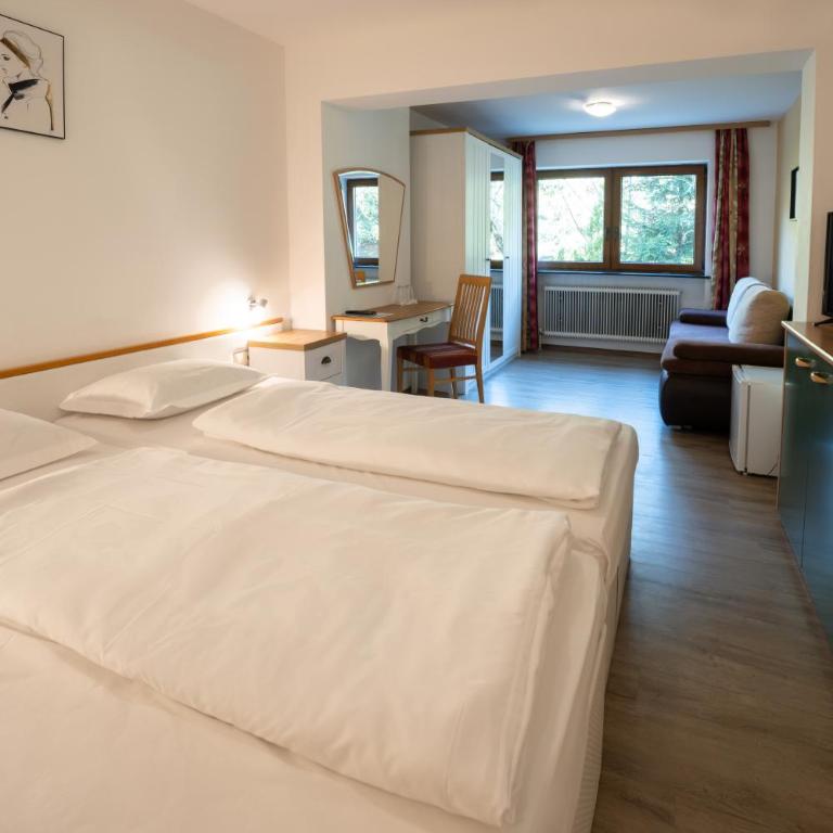 Alpenhotel Edelweiss - Doppelzimmer mit Zustellbett - 3