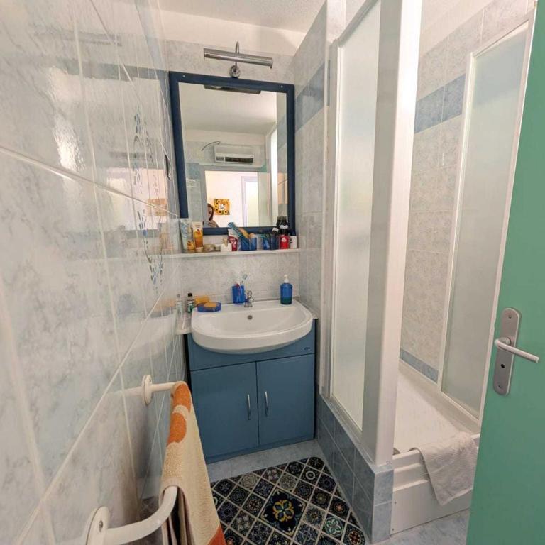 Studio lumineux avec balcon sud et parking à Montgenèvre, animaux admis - FR-1-445-53 - Estudio - 7