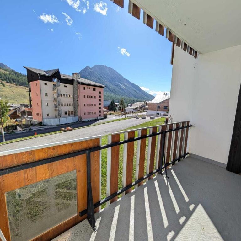 Studio lumineux avec balcon sud et parking à Montgenèvre, animaux admis - FR-1-445-53 - Estudio - 11