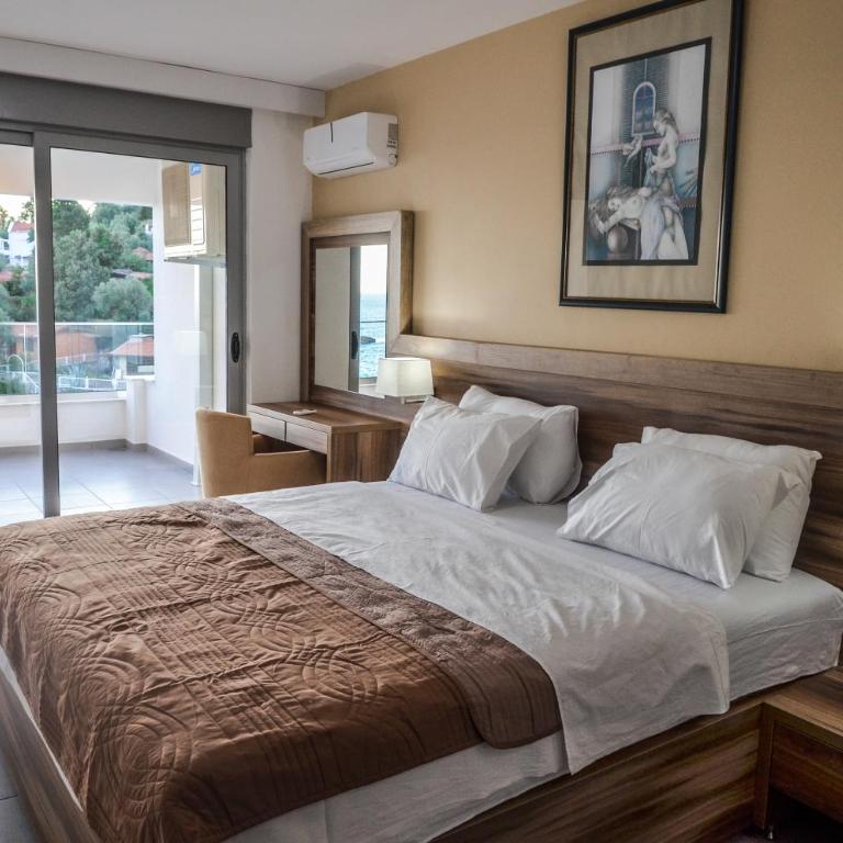 HOTEL MEDITERRANEO LIMAN free private beach for hotel guest - Suite with Sea View - 9