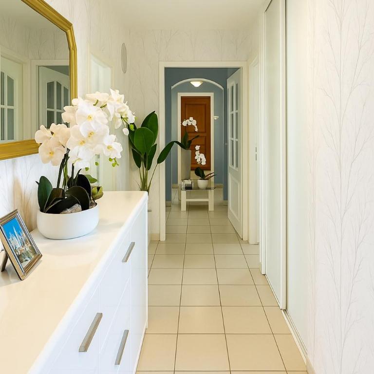 Comfortable and bright bedroom, - Appartement - 2