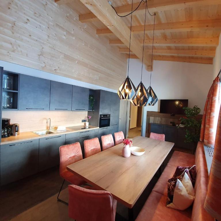 Apartment in Kaltenbach near Ski Lift - Four-Bedroom Apartment - 3