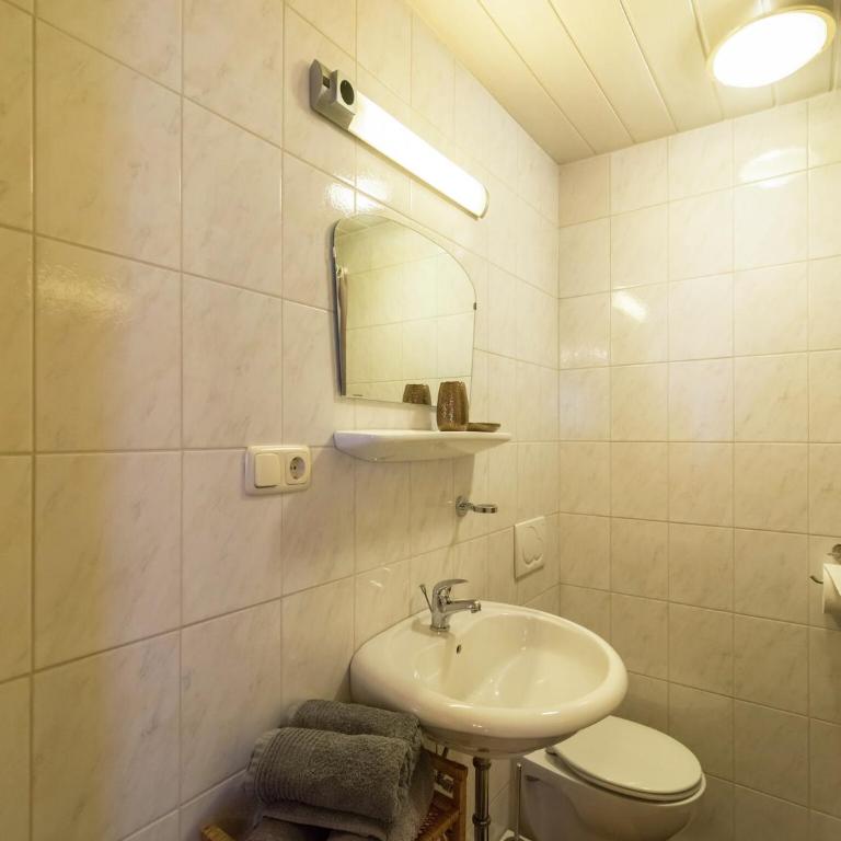 Apartment in Kaltenbach near Ski Lift - Four-Bedroom Apartment - 14