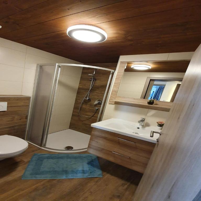 Apartment in Kaltenbach near Ski Lift - Four-Bedroom Apartment - 12