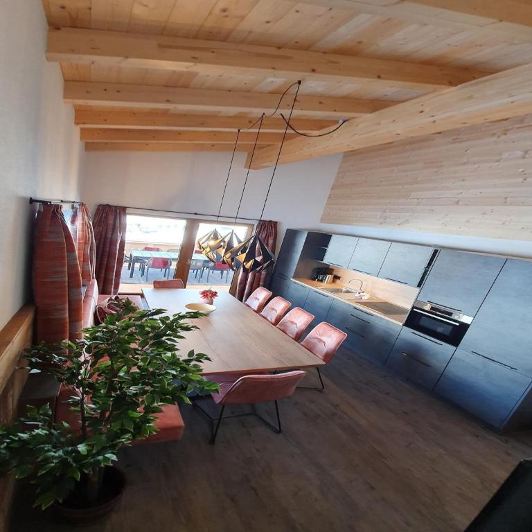 Apartment in Kaltenbach near Ski Lift - Four-Bedroom Apartment - 5