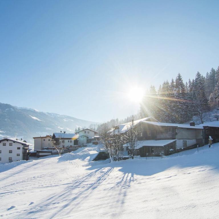 Apartment in Kaltenbach near Ski Lift - Four-Bedroom Apartment - 25