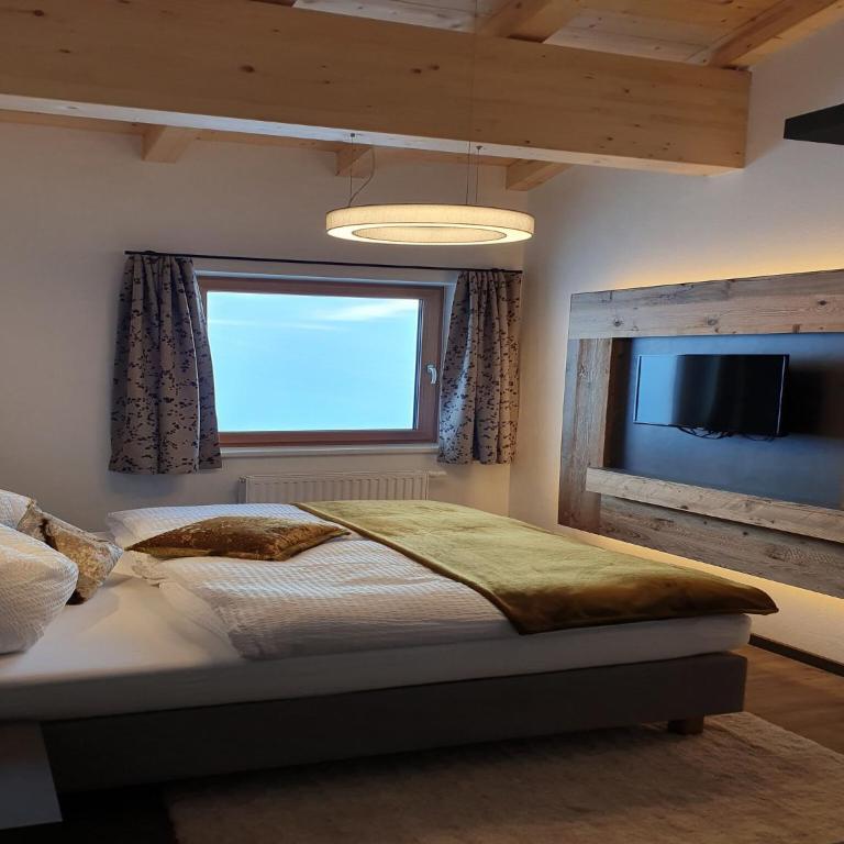Apartment in Kaltenbach near Ski Lift - Four-Bedroom Apartment - 8