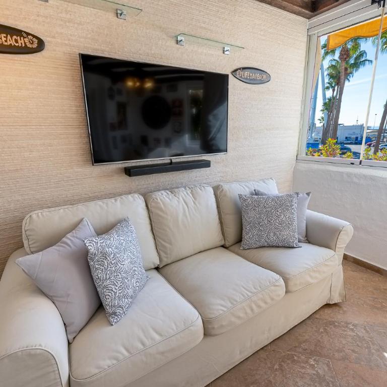 Puerto Marina Terrace Apartment, 1 min from the BEACH - Apartamento de 1 dormitorio - 26