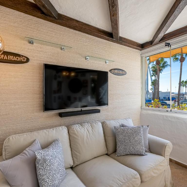 Puerto Marina Terrace Apartment, 1 min from the BEACH - Apartamento de 1 dormitorio - 4