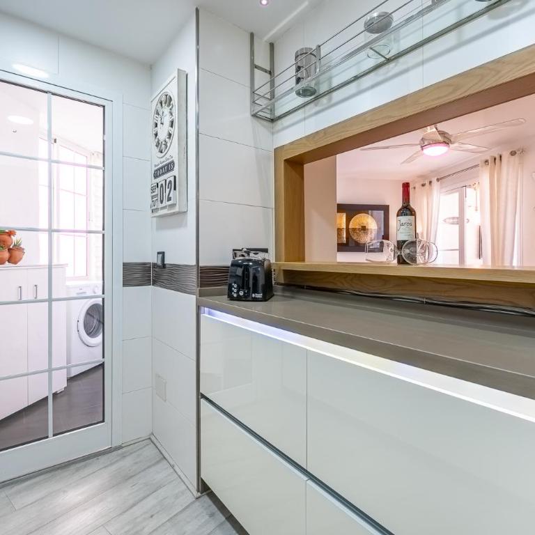 Puerto Marina Terrace Apartment, 1 min from the BEACH - Apartamento de 1 dormitorio - 39