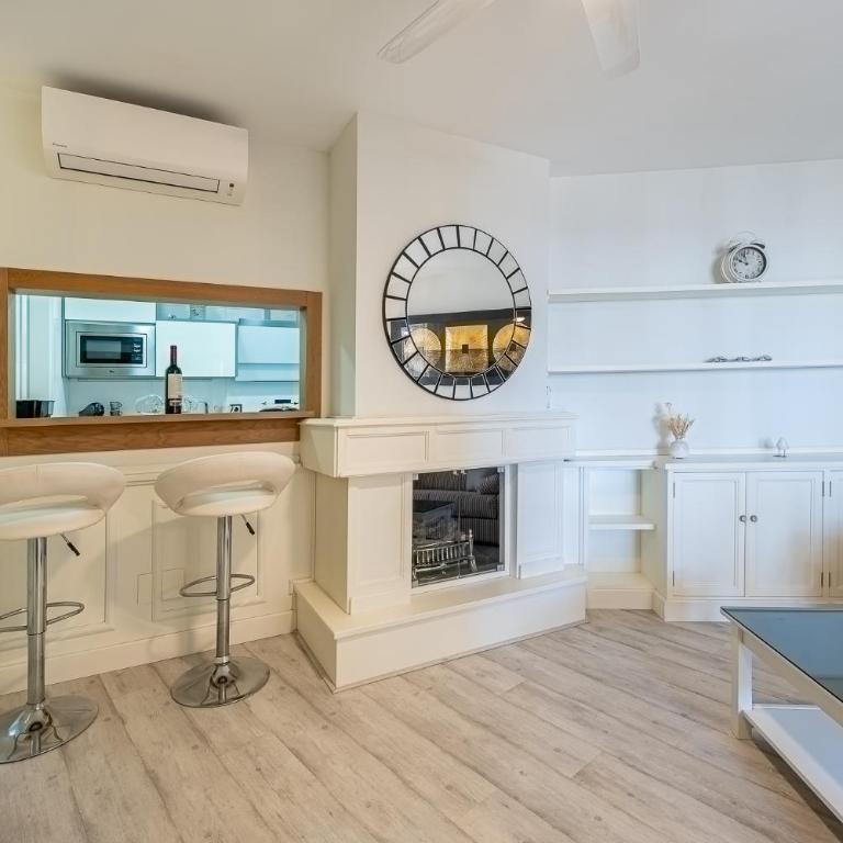 Puerto Marina Terrace Apartment, 1 min from the BEACH - Apartamento de 1 dormitorio - 31