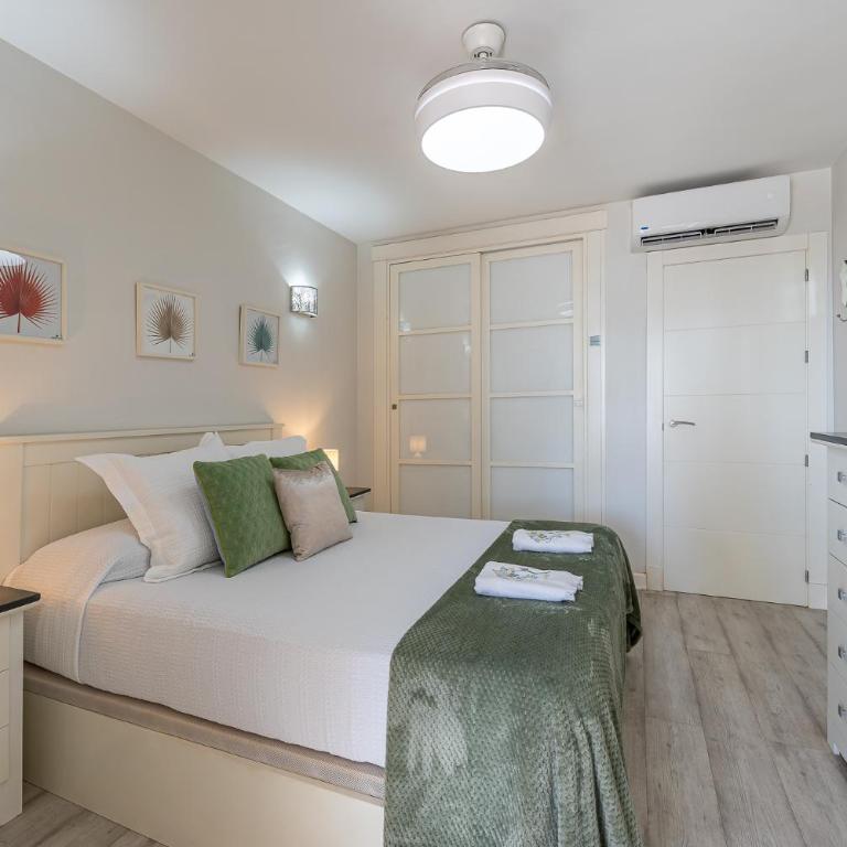 Puerto Marina Terrace Apartment, 1 min from the BEACH - Apartamento de 1 dormitorio - 11