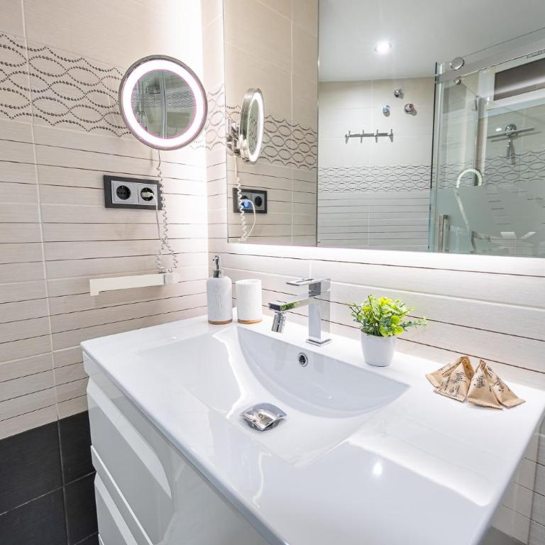 Puerto Marina Terrace Apartment, 1 min from the BEACH - Apartamento de 1 dormitorio - 43