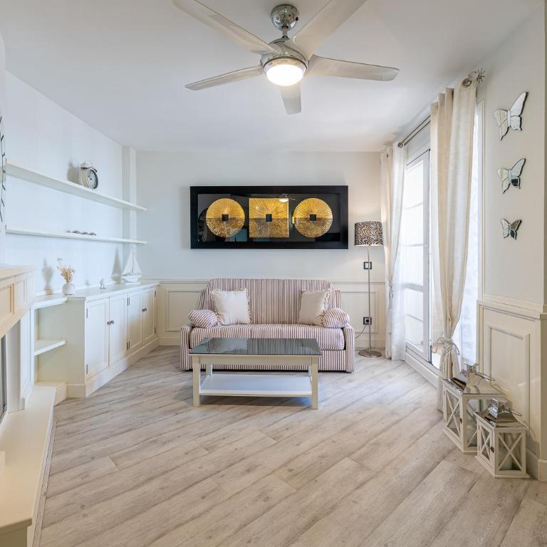 Puerto Marina Terrace Apartment, 1 min from the BEACH - Apartamento de 1 dormitorio - 32