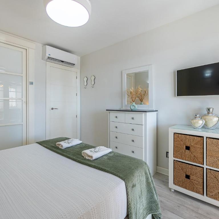 Puerto Marina Terrace Apartment, 1 min from the BEACH - Apartamento de 1 dormitorio - 12