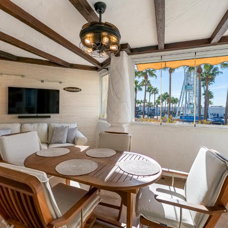 Puerto Marina Terrace Apartment, 1 min from the BEACH - Apartamento de 1 dormitorio - 20