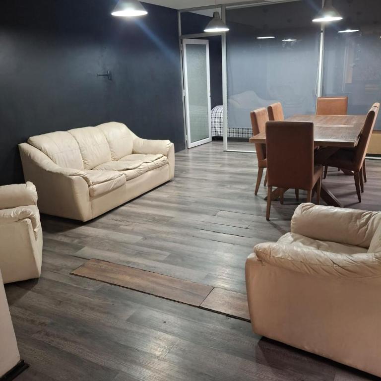 Shopping Clinicas 9 pers Providencia Parking - Four-Bedroom House - 1
