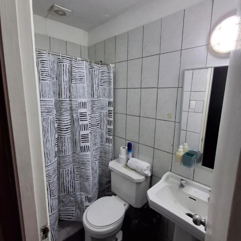 Shopping Clinicas 9 pers Providencia Parking - Four-Bedroom House - 5