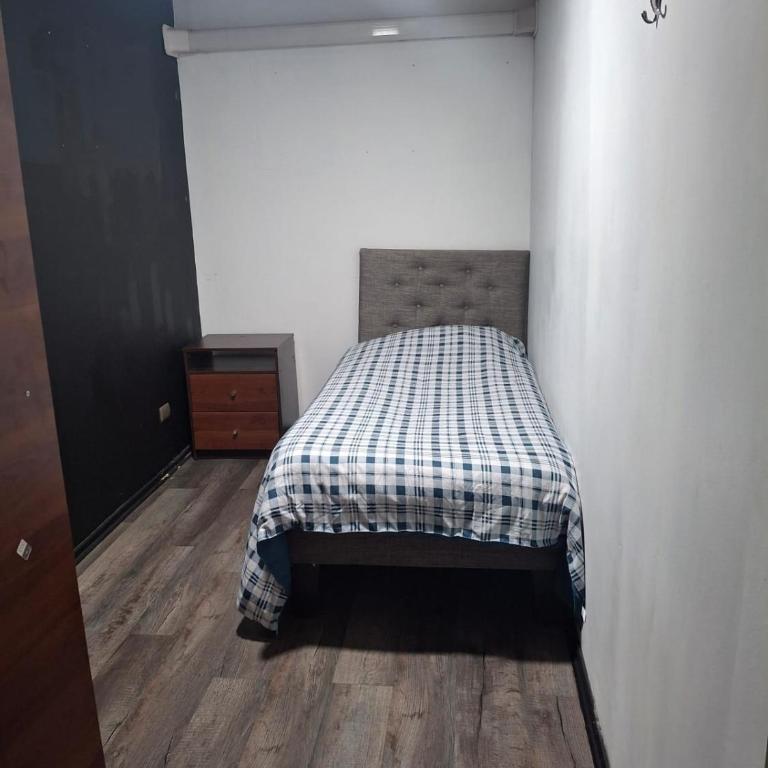 Shopping Clinicas 9 pers Providencia Parking - Four-Bedroom House - 8