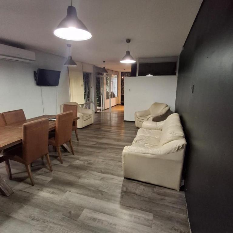 Shopping Clinicas 9 pers Providencia Parking - Four-Bedroom House - 14