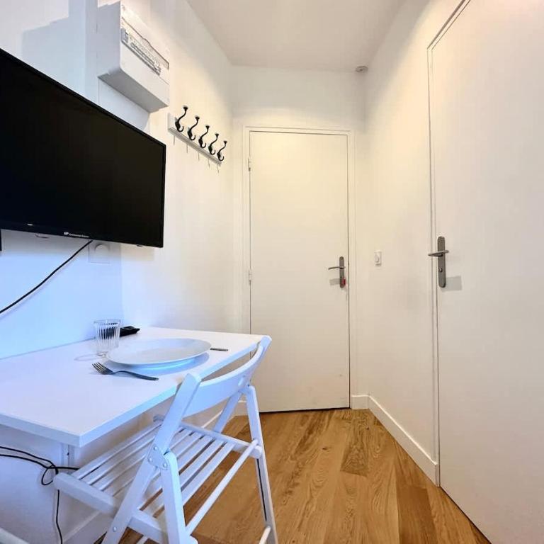 New 458 Suite Chaplin - Cosy Apartment Paris Center - Studio - 9