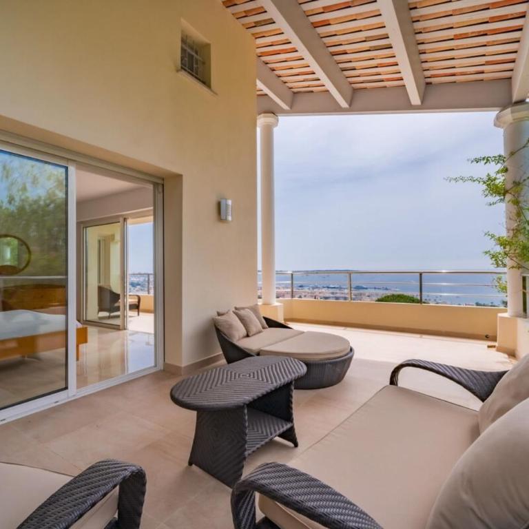 Stunning villa with sea view in Vallauris - Villa - 16