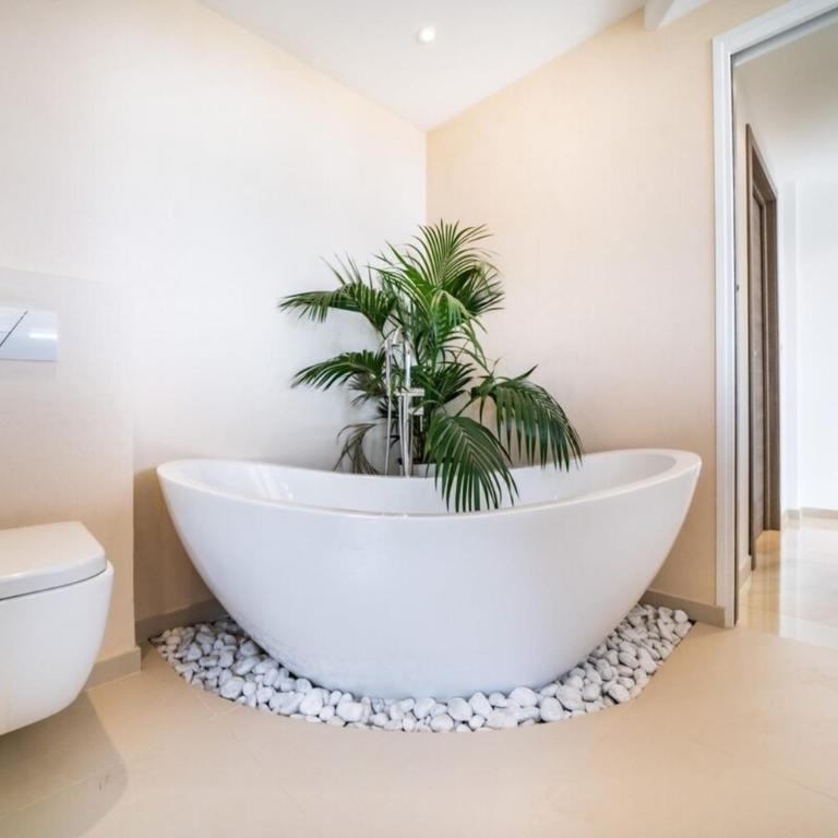 Stunning villa with sea view in Vallauris - Villa - 36
