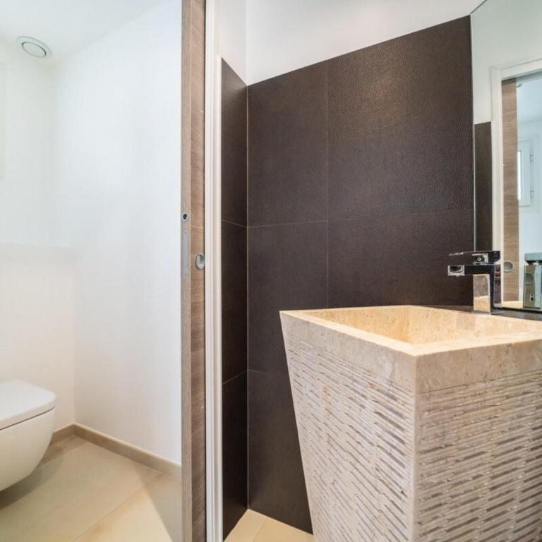 Stunning villa with sea view in Vallauris - Villa - 46