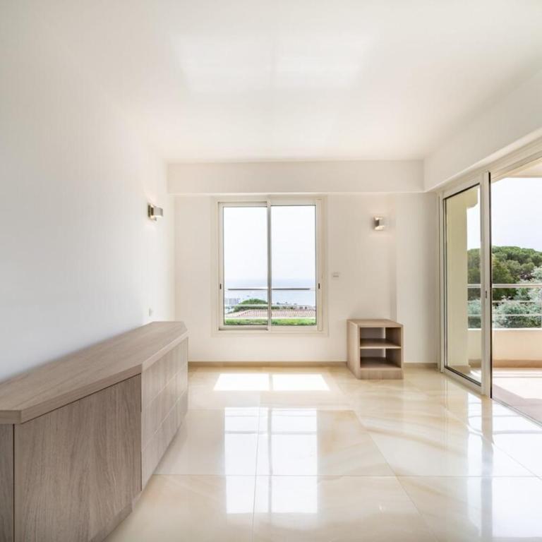 Stunning villa with sea view in Vallauris - Villa - 47