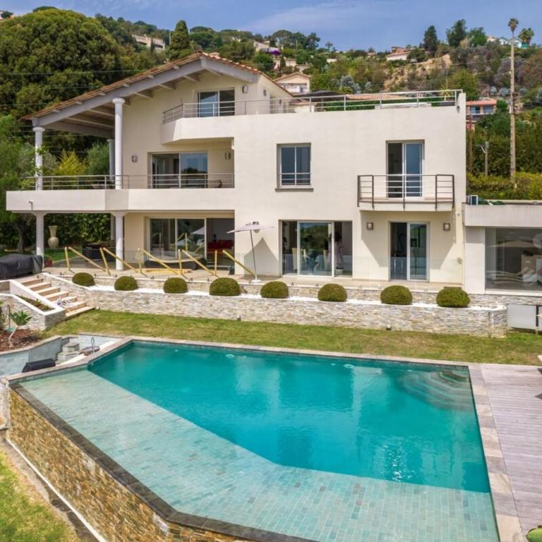 Stunning villa with sea view in Vallauris - Villa - 52