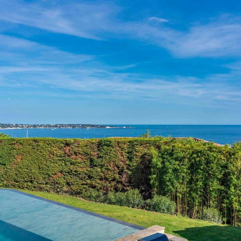 Stunning villa with sea view in Vallauris - Villa - 70
