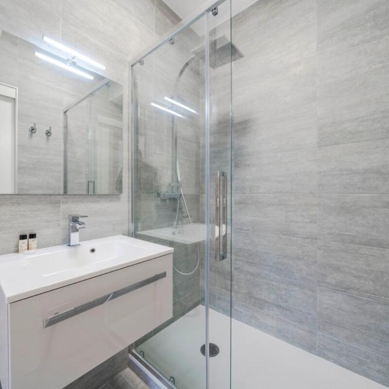 Wonderful 2 bedrooms with sea view and pool ! - Appartement - 26